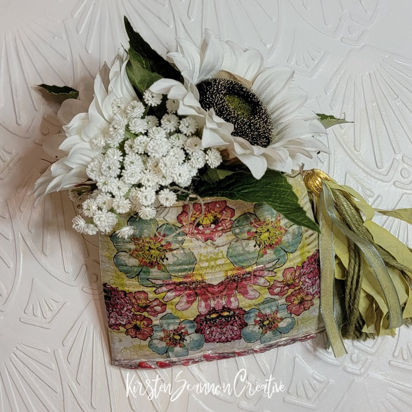 Posie Pocket with Off White Sunflowers Wallhanging, Shelf Sitter, Gift