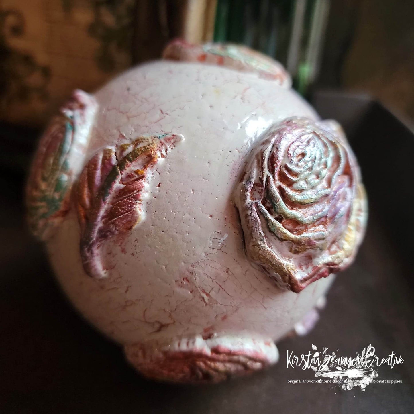 Ring Around the Roses Decor Sphere