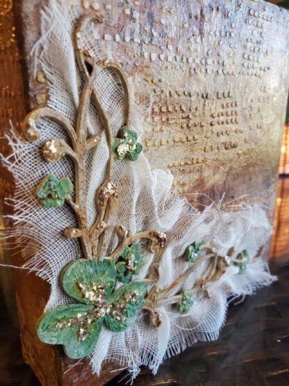 Scrapaholics Shamrock Corner Chipboard