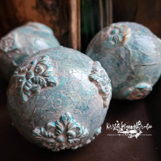 Vintage Style Decor Sphere Trio