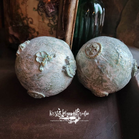 Vintage Style Decor Sphere Duo